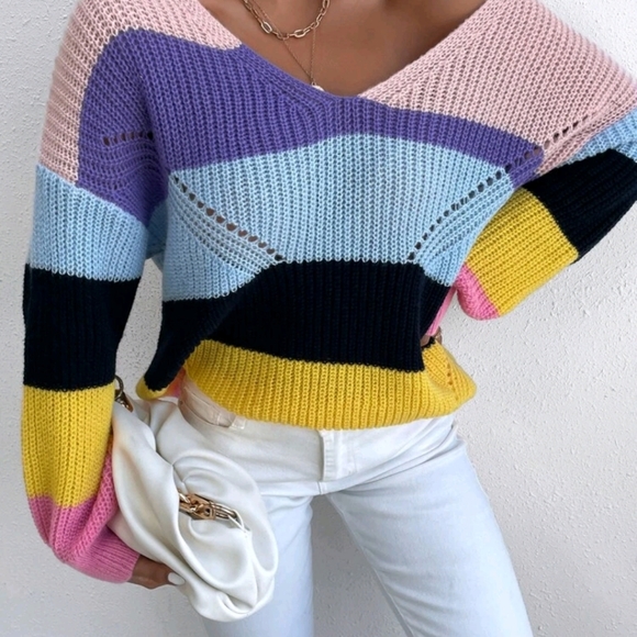 V-neck Colorblock Sweater Blouse - Picture 6 of 7